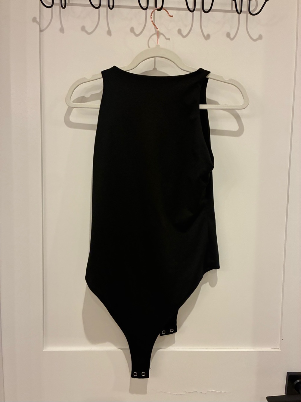 ReoRia Black and Maroon Sleeveless Crewneck Bodysuits